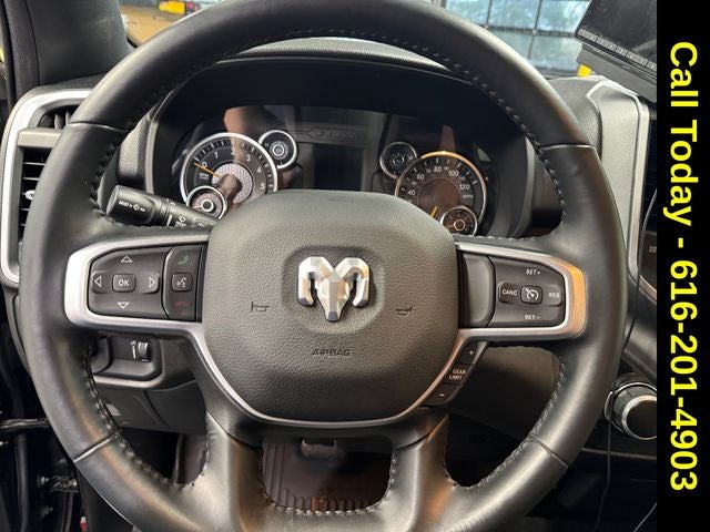 2022 RAM 1500 Big Horn Crew Cab 4x4 5'7' Box