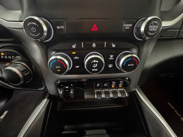 2020 RAM 1500 Big Horn Crew Cab 4x4 5'7' Box