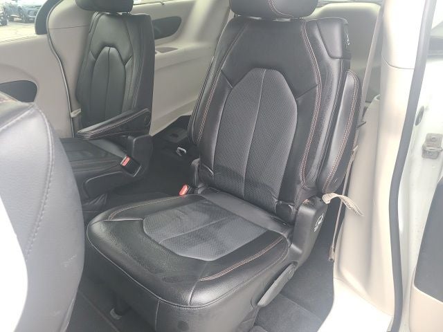 2020 Chrysler Pacifica Touring L 3.6 Liter V6 7 Passenger 3rd Row Seating