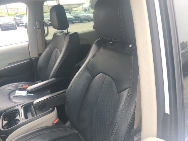 2020 Chrysler Pacifica Touring L 3.6 Liter V6 7 Passenger 3rd Row Seating