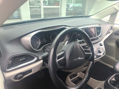 2020 Chrysler Pacifica Touring L 3.6 Liter V6 7 Passenger 3rd Row Seating