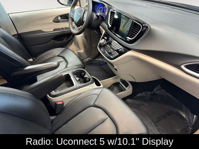 2024 Chrysler Pacifica Touring L 3.6 Liter V6 7 Passenger 3rd Row Seating