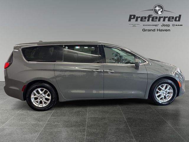 2020 Chrysler Pacifica Touring