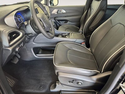 2027 Chrysler Pacifica PACIFICA LIMITED