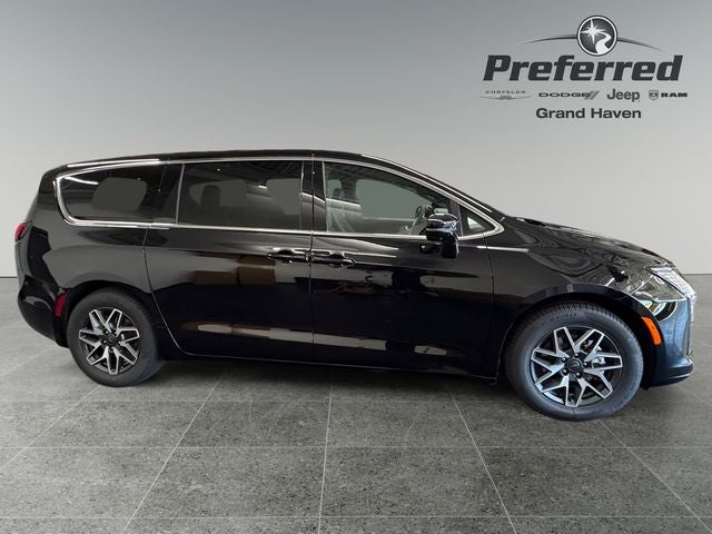 2027 Chrysler Pacifica PACIFICA LIMITED