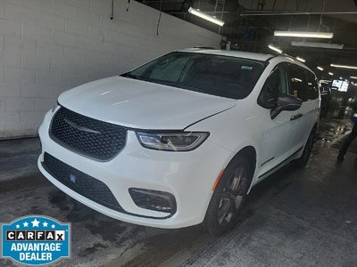 2024 Chrysler Pacifica Touring L 3.6 Liter V6 7 Passenger 3rd Row Seating