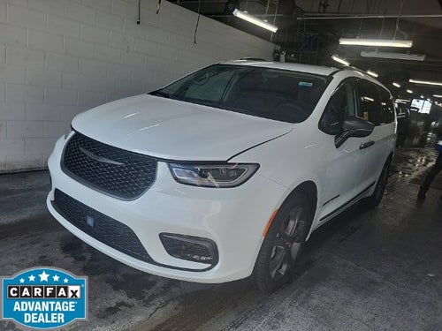 2024 Chrysler Pacifica Touring L 3.6 Liter V6 7 Passenger 3rd Row Seating