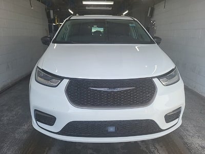2024 Chrysler Pacifica Touring L 3.6 Liter V6 7 Passenger 3rd Row Seating