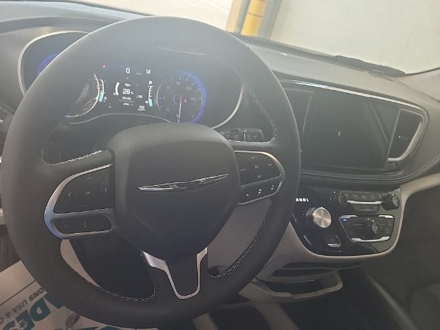 2024 Chrysler Pacifica Touring L 3.6 Liter V6 7 Passenger 3rd Row Seating
