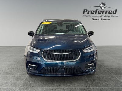 2024 Chrysler Pacifica Touring L 3.6 Liter V6 7 Passenger 3rd Row Seating AWD