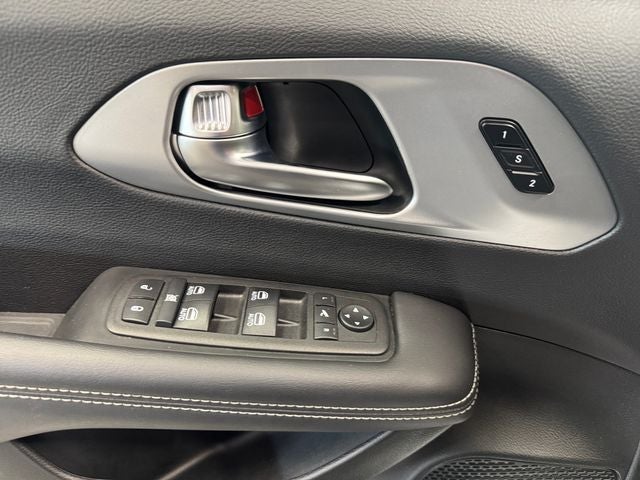 2025 Chrysler Pacifica Limited AWD