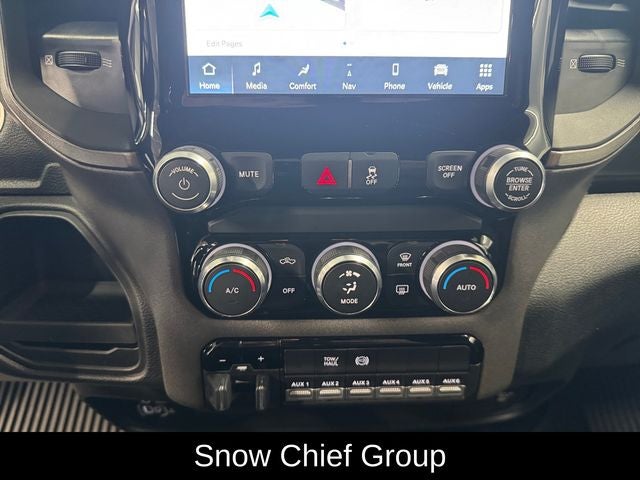 2022 RAM 2500 Tradesman Crew Cab 4x4 8' Box