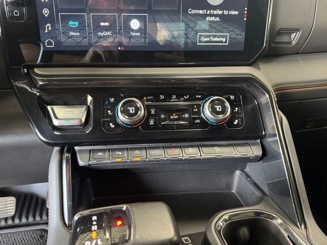 2024 GMC Sierra 1500 4WD Crew Cab Short Box AT4
