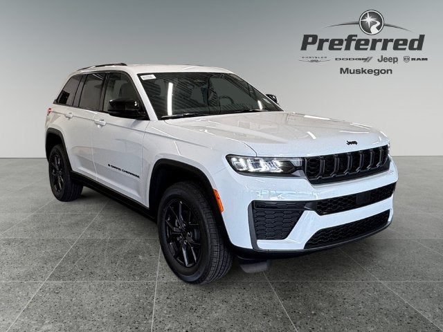 2027 Jeep Grand Cherokee Laredo Altitude