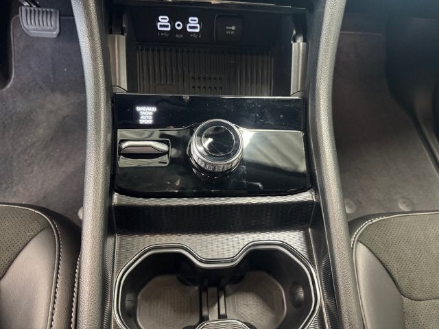 2027 Jeep Grand Cherokee Laredo Altitude