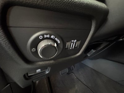 2027 Jeep Grand Cherokee Laredo Altitude