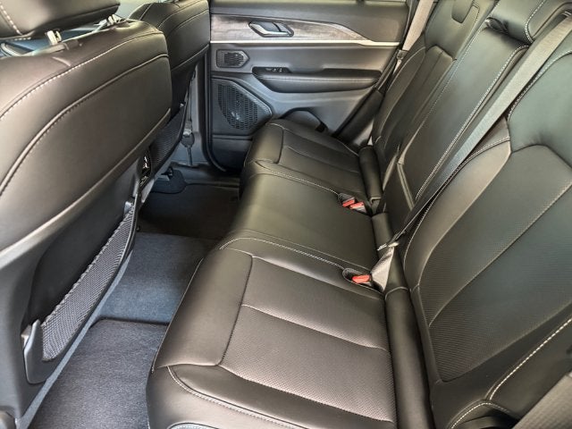 2027 Jeep Grand Cherokee GRAND CHEROKEE LIMITED 4X4