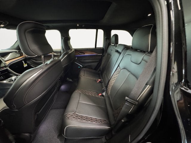 2027 Jeep Grand Cherokee GRAND CHEROKEE SUMMIT 4X4