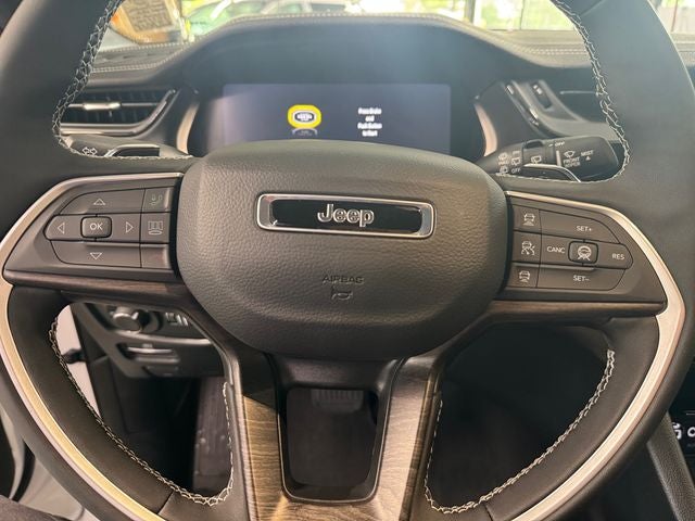 2027 Jeep Grand Cherokee GRAND CHEROKEE L LAREDO ALTITUDE 4X4