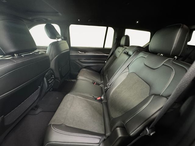 2027 Jeep Grand Cherokee GRAND CHEROKEE L LAREDO ALTITUDE 4X4