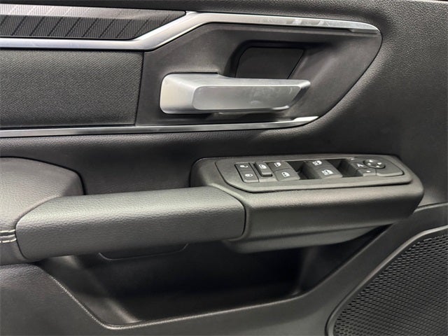 2025 RAM Ram 1500 RAM 1500 LONE STAR CREW CAB 4X4 5'7' BOX