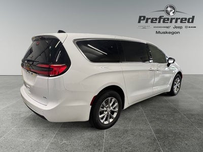 2027 Chrysler Pacifica PACIFICA SELECT AWD