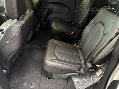 2027 Chrysler Pacifica PACIFICA SELECT AWD