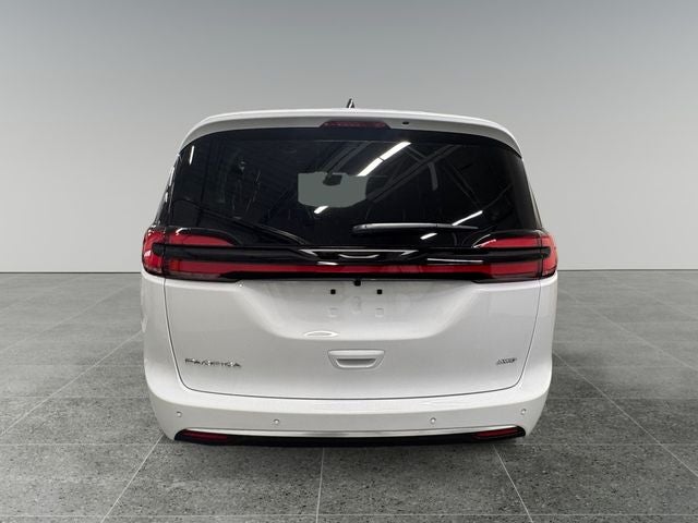 2027 Chrysler Pacifica PACIFICA SELECT AWD