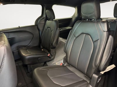 2027 Chrysler Pacifica PACIFICA SELECT AWD