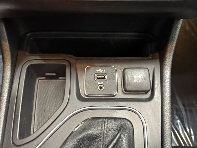 2022 Jeep Cherokee Latitude Lux 3.2 Liter V6 FWD