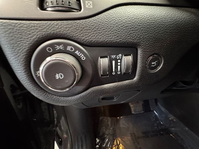 2022 Jeep Cherokee Latitude Lux 3.2 Liter V6 FWD