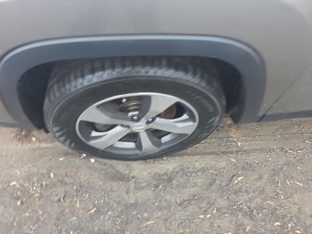 2019 Jeep Cherokee Limited 3.2 Liter V6 4WD