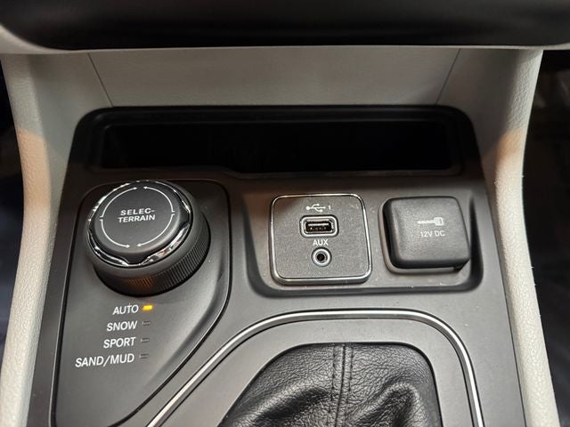 2021 Jeep Cherokee Latitude Lux 3.2 Liter V6 4WD