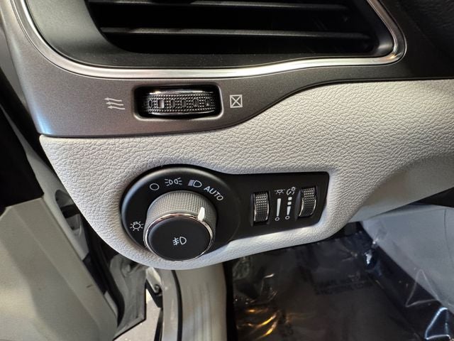 2021 Jeep Cherokee Latitude Lux 3.2 Liter V6 4WD