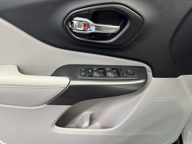 2021 Jeep Cherokee Latitude Lux 3.2 Liter V6 4WD