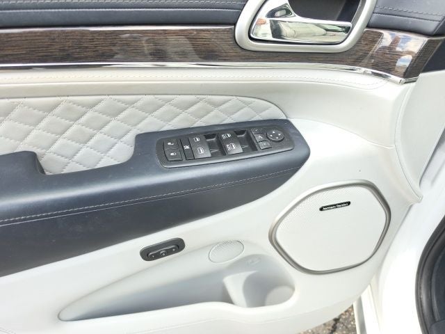 2017 Jeep Grand Cherokee Summit 3.6 Liter V6 4WD