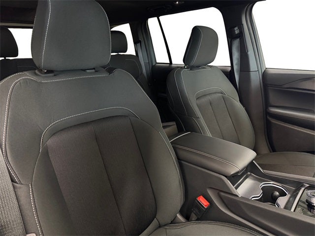 2025 Jeep Grand Cherokee Laredo 3.6 Liter V6 4WD