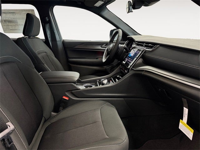 2025 Jeep Grand Cherokee Laredo 3.6 Liter V6 4WD