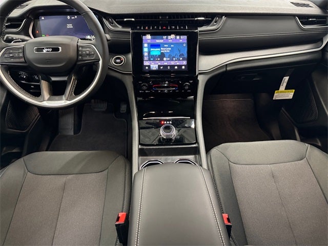 2025 Jeep Grand Cherokee Laredo 3.6 Liter V6 4WD