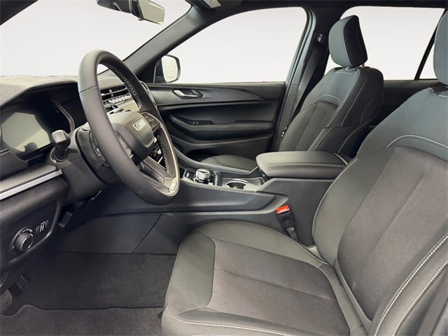 2025 Jeep Grand Cherokee Laredo 3.6 Liter V6 4WD