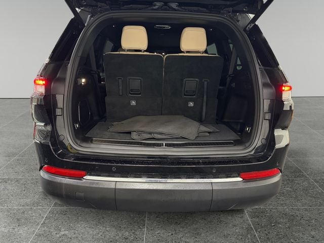 2023 Jeep Grand Cherokee L Limited 3.6 Liter V6 4WD