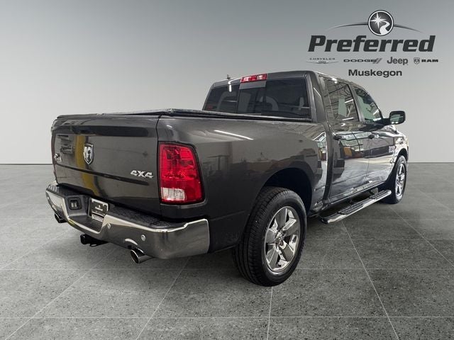 2016 RAM 1500 Big Horn 5.7 Liter V8 Hemi Crew Cab 4WD