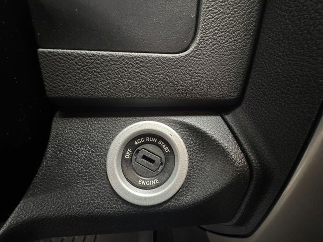 2016 RAM 1500 Big Horn 5.7 Liter V8 Hemi Crew Cab 4WD