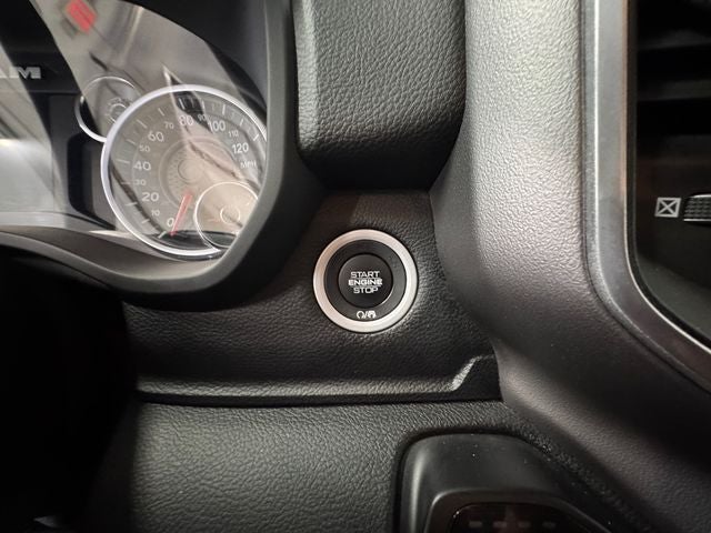 2021 RAM 1500 Big Horn/Lone Star 5.7 Liter V8 Hemi Crew Cab 4WD