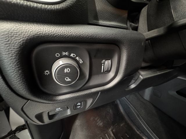 2021 RAM 1500 Big Horn/Lone Star 5.7 Liter V8 Hemi Crew Cab 4WD