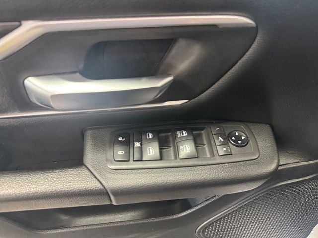 2021 RAM 1500 Big Horn/Lone Star 5.7 Liter V8 Hemi Crew Cab 4WD
