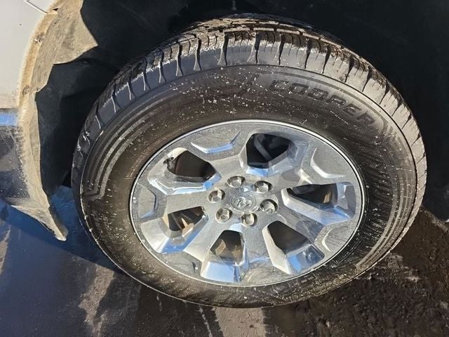 2022 RAM 1500 Big Horn/Lone Star 5.7 Liter V8 Hemi Crew Cab 4WD