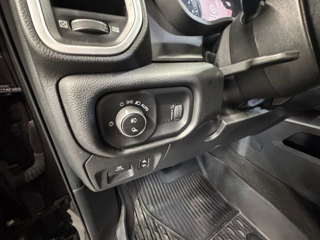 2021 RAM 1500 Big Horn/Lone Star 5.7 Liter V8 Hemi Crew Cab 4WD