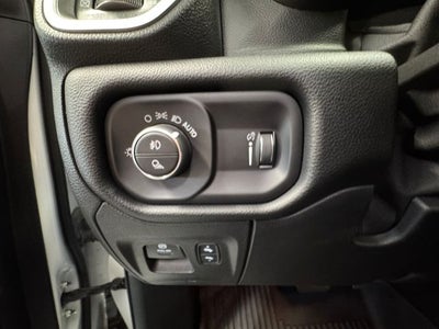 2022 RAM 1500 Big Horn/Lone Star 5.7 Liter V8 Hemi Crew Cab 4WD
