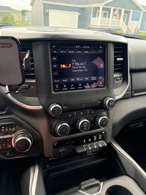 2021 RAM 1500 Big Horn/Lone Star 5.7 Liter V8 Hemi Crew Cab 4WD